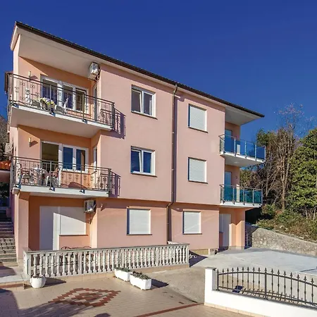 Gorgeous Apartment In Volosko With Kitchen