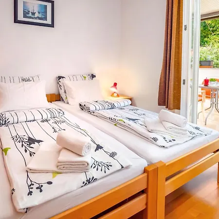 Gorgeous Apartment In Volosko With Kitchen * Volosko