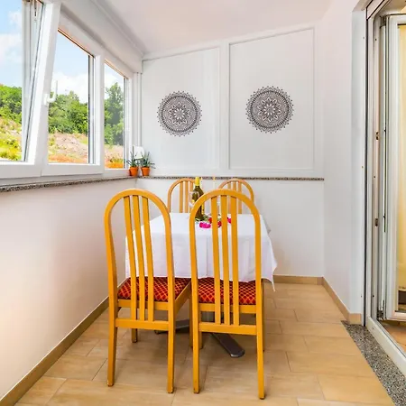 Gorgeous Apartment In Volosko With Kitchen Apartment *