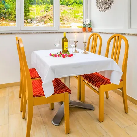 Gorgeous Apartment In Volosko With Kitchen